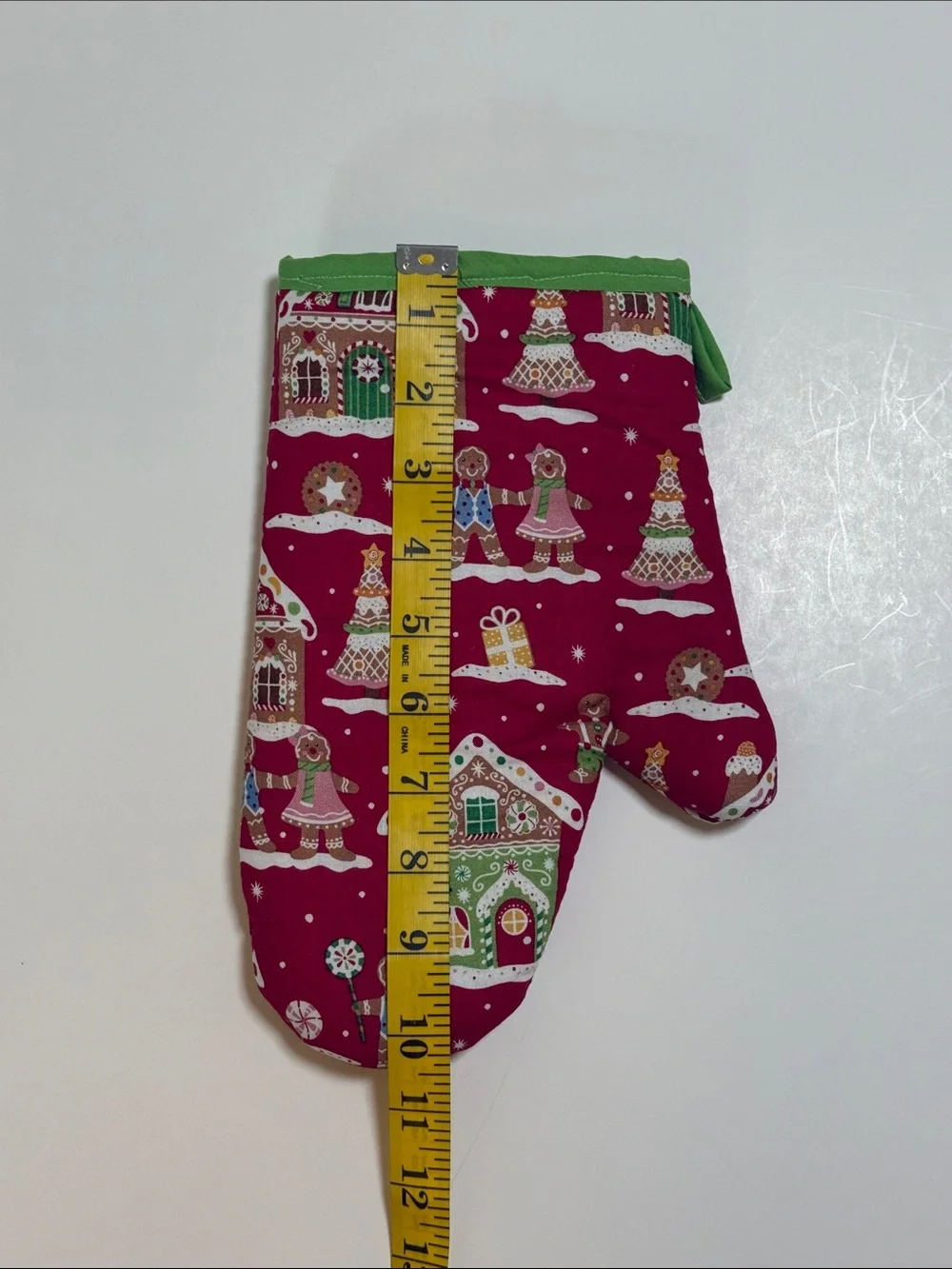 Handmade Christmas Holiday Gingerbread House Themed Quilted Oven Mitt 6 Pc Set